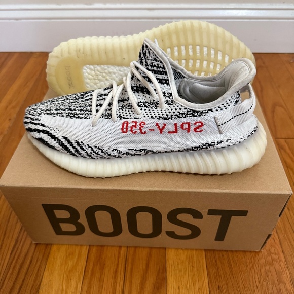 Men’s Yeezy Boost 350 Zebras Size 9 1/2